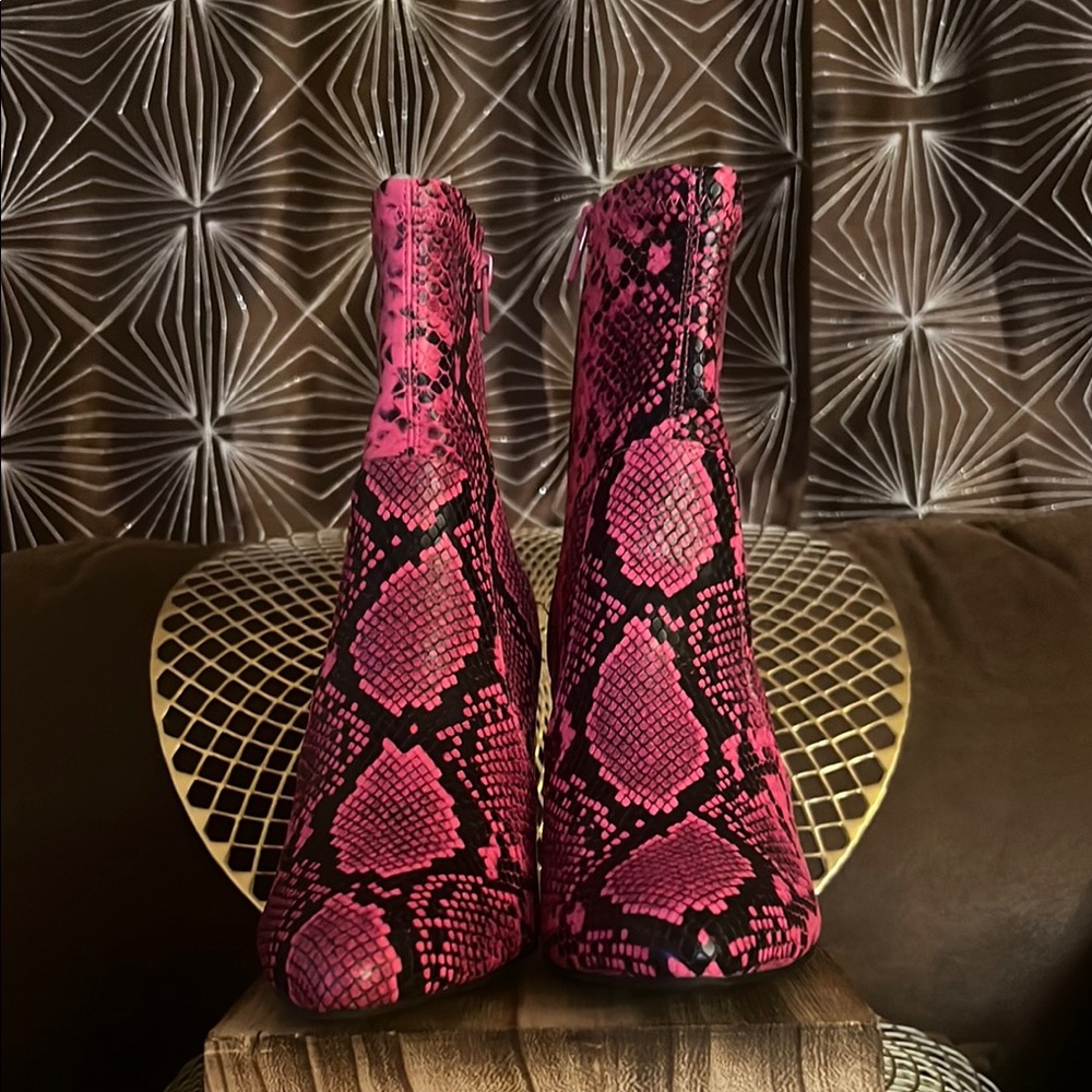 Pink and Black Textured Ankle Booties with Pointed Toe